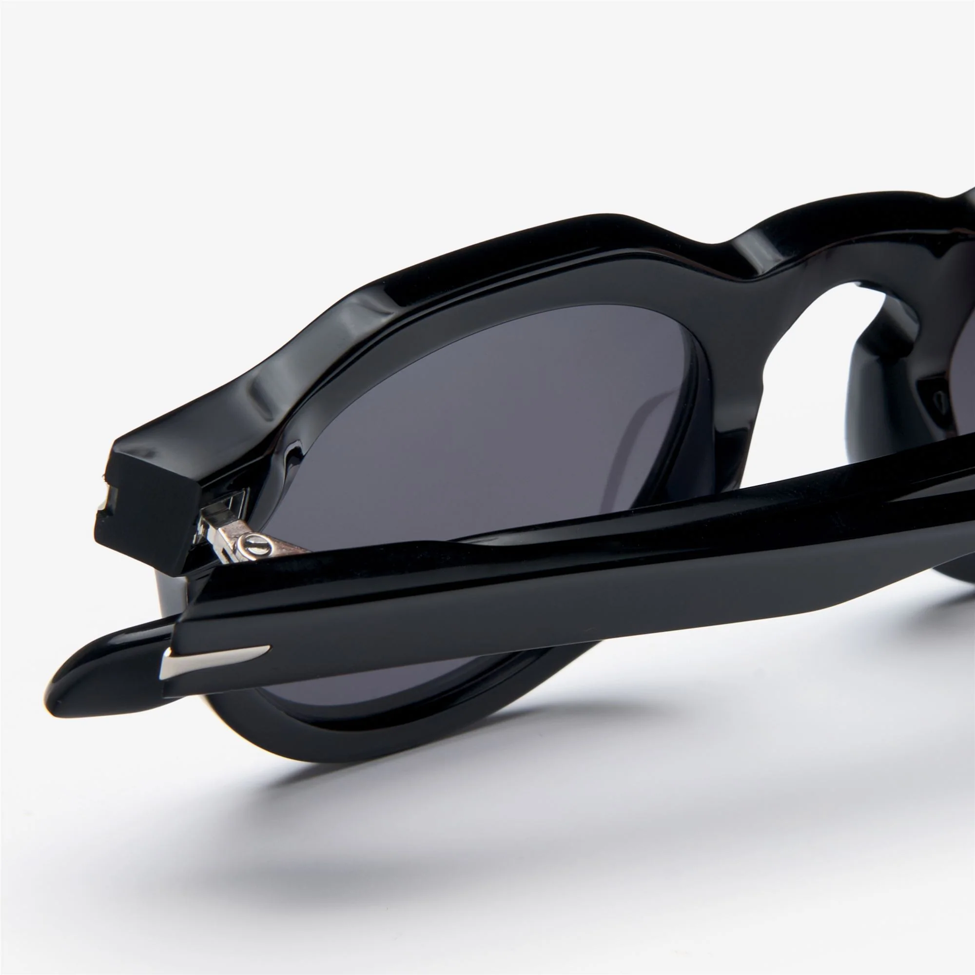 OWEN - Glasses - Sunglasses - Unisex - Black-Smoke - Image 4